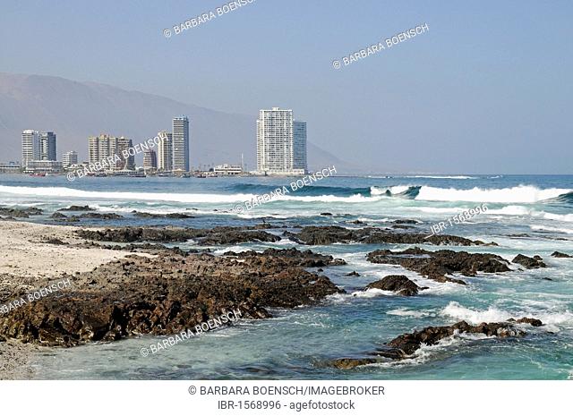 Coast, sea, waves, high-rise buildings, Iquique, Norte Grande, Northern Chile, Chile, South America
