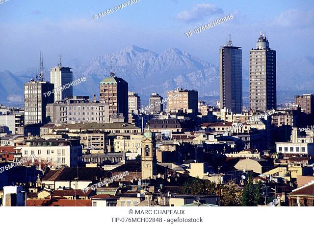 Italy, Lombardy, Milan, skyline