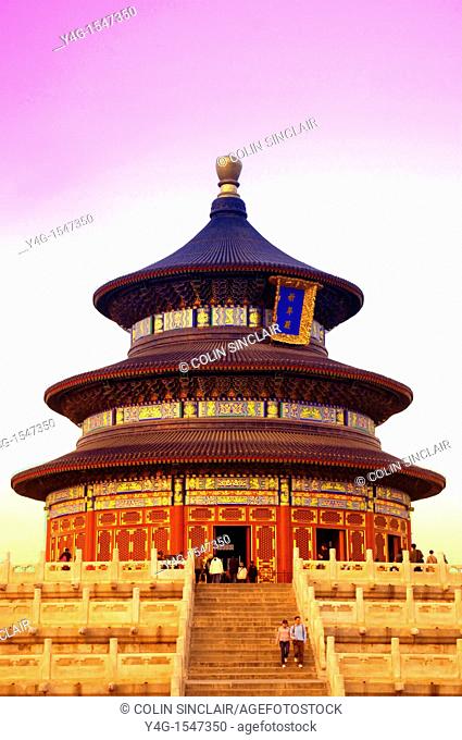 Temple of Heaven, Beijing, with tourists