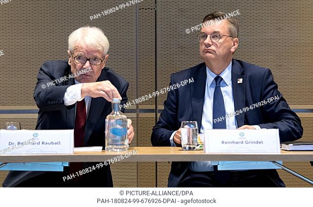 24 August 2018, Germany, Munich: Reinhard Grindel (r), DFB President, and Reinhard Rauball, President of the German League Association (DFL)