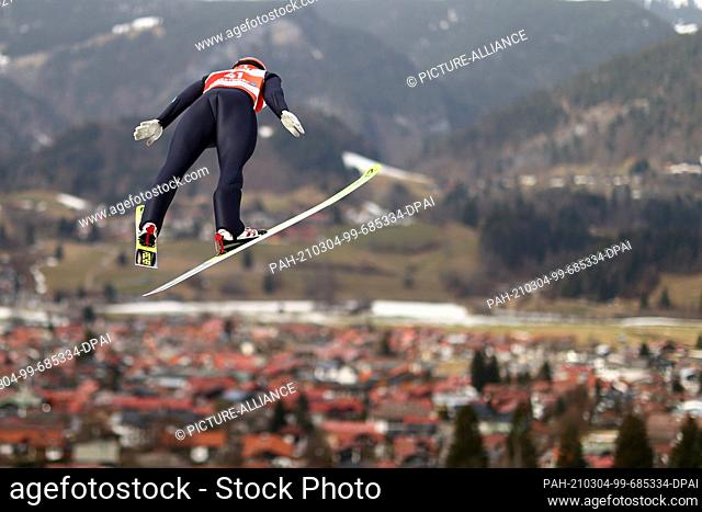 04 March 2021, Bavaria, Oberstdorf: Nordic skiing: World Championship, combined, individual, large hill/10 km, men, jump