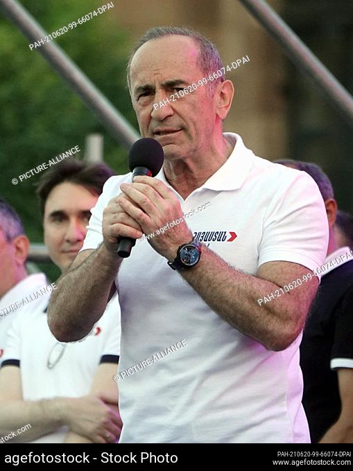 18 June 2021, Armenia, Eriwan: Robert Kocharian, former president of Armenia, speaks at a rally in Republic Square. Seven months after the war over the conflict...
