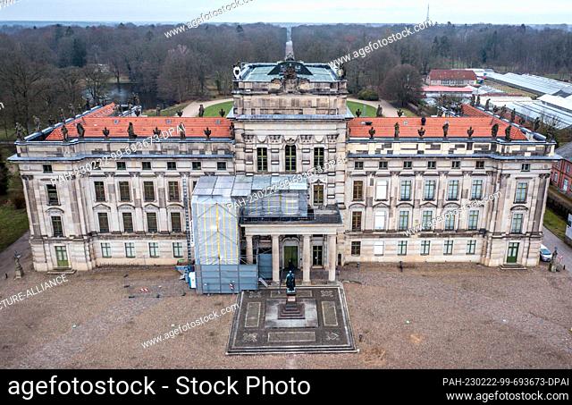 22 February 2023, Mecklenburg-Western Pomerania, Ludwigslust: Ludwigslust Palace is partially scaffolded during restoration work in the west wing