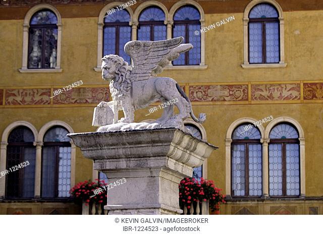 Winged lion sculpture, symbol of the Veneto area, Bassano del Grappa, Veneto, Italy, Europe