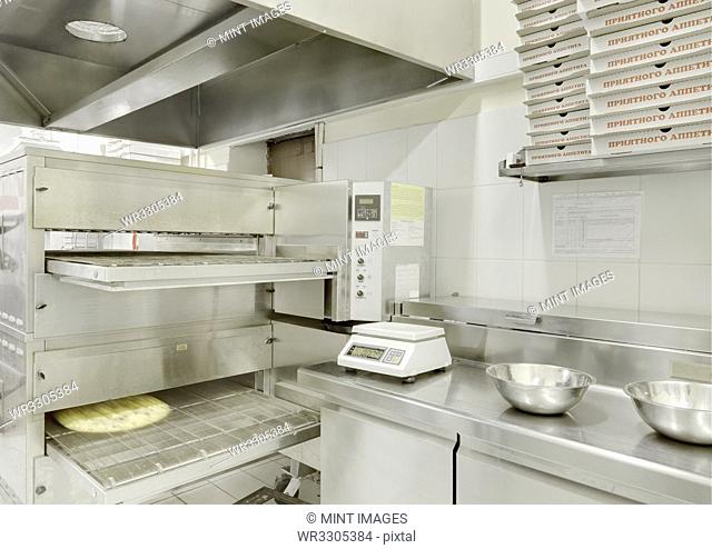 Commercial Kitchen Pizza Oven