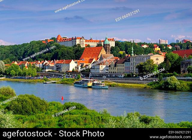 Pirna, Stadtansicht über die Elbe - View over the River Elbe to the town Pirna, Saxony, Germany, Europe