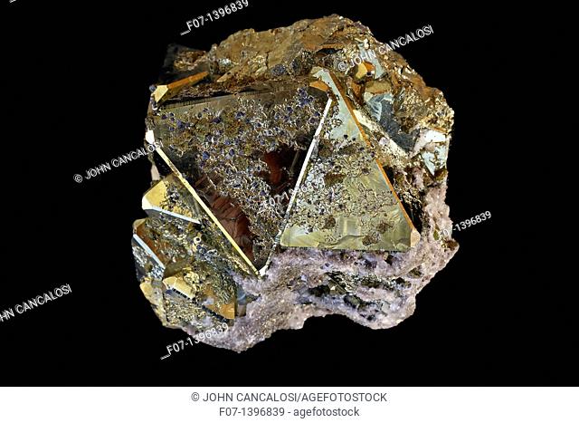 Iron Pyrite Iron Sulfide Mineralogy FeS2 Chemistry Sample Fool's Gold 