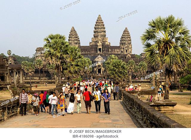 Tourists on the western access route, Angkor Wat temple, Siem Reap Province, Cambodia