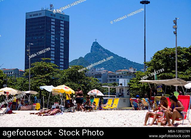 Beachlife at Praia do Flamengo Beach near the Sugarloaf Mountain (Pão de Açúcar), Rio de Janeiro, Brazil. Shot on a sunny day with Leica M10