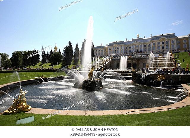 Russia, St Petersburg, Peterhof, Peter The Great's Palace, Petrodvorets, The Grand Cascade Fountains