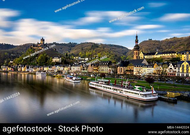 Old town and the Cochem Reichsburg castle on the Moselle river in Germany