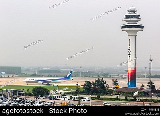 Seoul, Südkorea - 25. Mai 2016: Tower am Flughafen Seoul Gimpo International Airport (GMP) in Südkorea