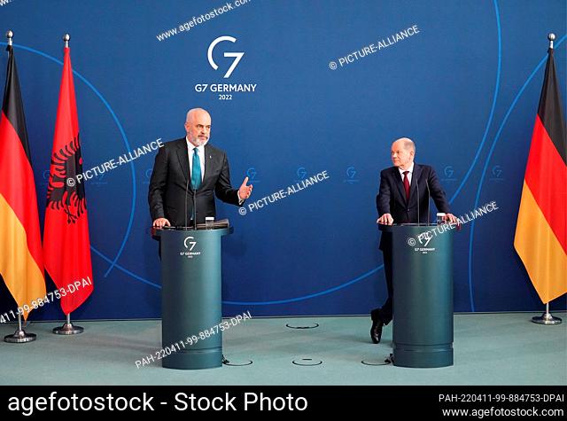 11 April 2022, Berlin: German Chancellor Olaf Scholz (r, SPD) and Edi Rama, Prime Minister of Albania, give a joint press conference after their talks at the...