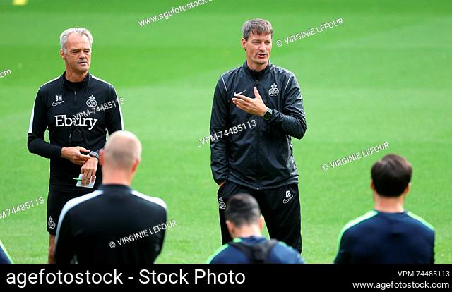 Union's head coach Alexander Blessin talks to his players during a training session of Belgian soccer team Royale Union Saint Gilloise
