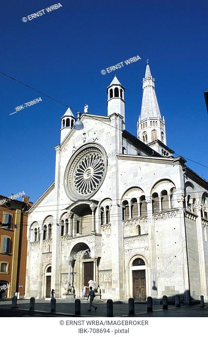Cathedral, west facade, Modena, Emilia Romagna, Italy, Europe