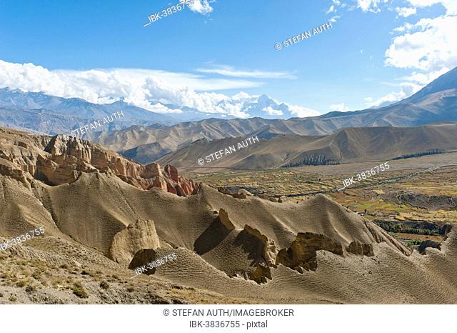 Vast erosion landscape, near Dhakmar, Upper Mustang, Lo, Himalayas, Nepal