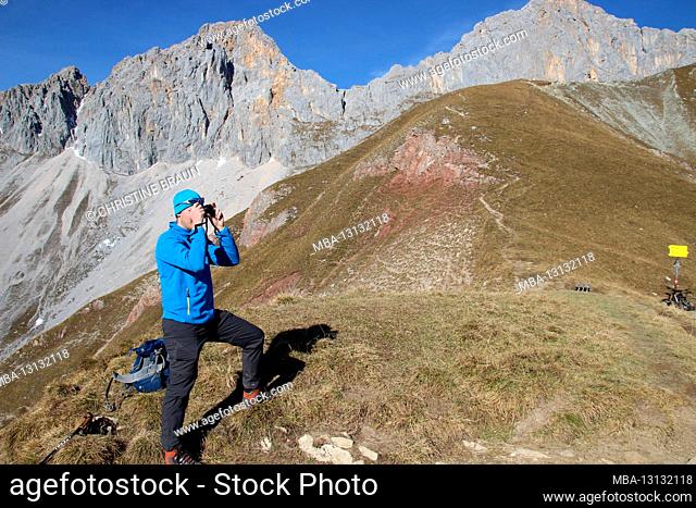 Hike to the Gehrenspitze (2367m) in the Wetterstein Mountains, Mann, Leutasch, Leutasch Valley, Puittal, late autumn