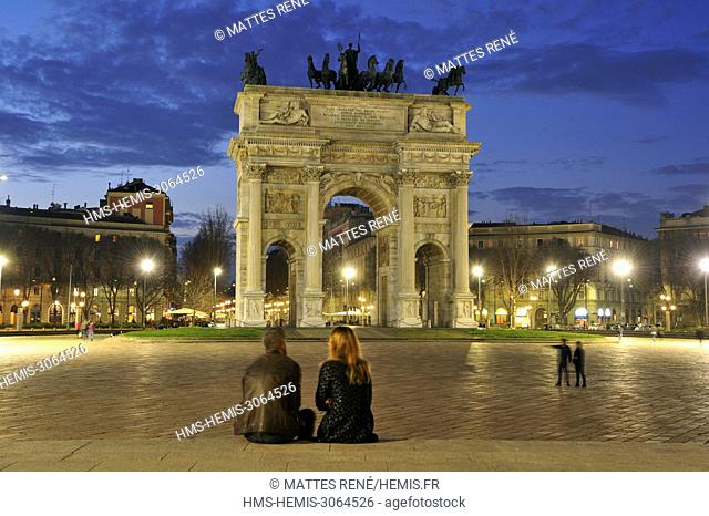 Italy, Lombardy, Milan, Simplon Gate (Porta Sempione), marked by a landmark triumphal arch called Arch of Peace (Arco della Pace) built by architect Luigi...