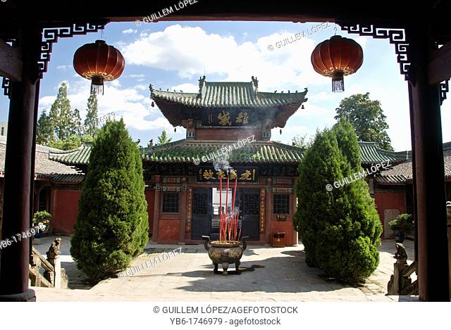 View of the of the courtyard of the Han Huan Hou Temple in Langzhong, Sichuan Province, China
