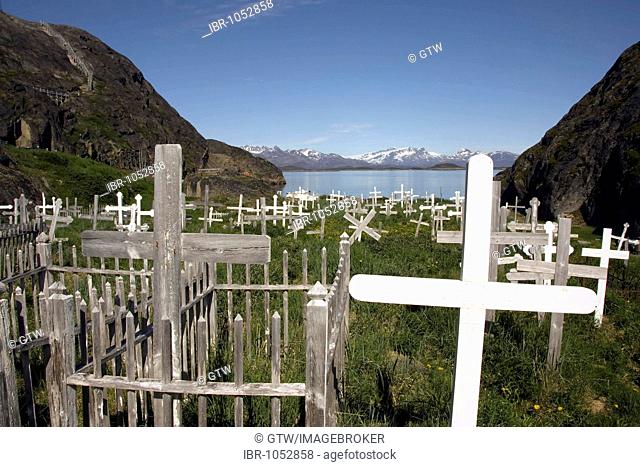 Maniitsoq or Sukkertoppen cemetery, Cross, Greenland, Denmark