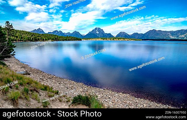 view of jackson lake n grand teton national park wyoming