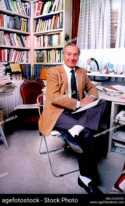 Piero Angela Italian science writer, journalist, TV presenter and essayist photographed in his home. Rome (Italy), 1990s