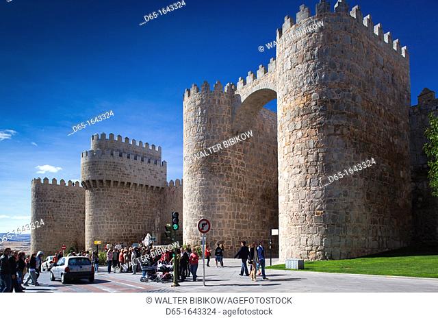 Spain, Castilla y Leon Region, Avila Province, Avila, Plaza de Santa Teresa and Puerta del Alcazar gate