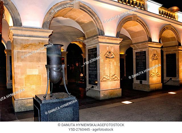 Poland, Mazovia Province, Warsaw. The Tomb of the Unknown Soldier in Pilsudski Square in Warsaw