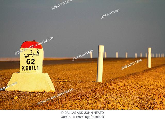 Africa, Tunisia, Chott El Jerid, Highway between Tozeur and Kebili, Distance Signpost