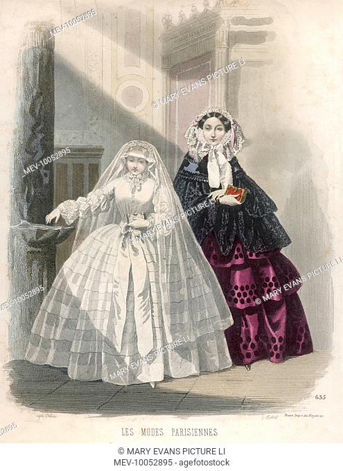 A mother with her daughter in her communion dress