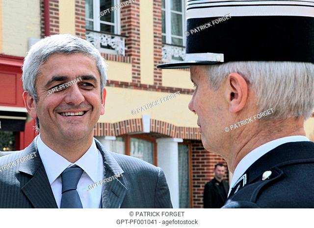 HERVE MORIN, MINISTER OF DEFENSE, EXPLAINING TO THE GENDARMES OF THE DEPARTMENT THE NEW LAW CONCERNING THE GENDARMERIE, RUGLES, EURE 27, FRANCE