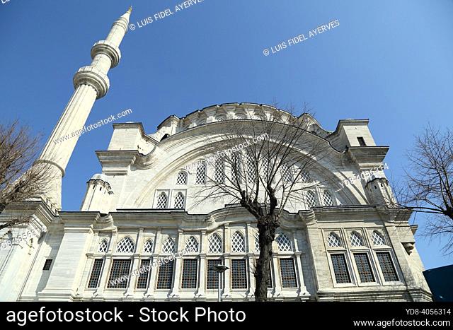 The Nuruosmaniye Mosque is an Ottoman Baroque mosque located in the ÇemberlitaŠŸ neighborhood of the Fatih district of Istanbul, Turkey