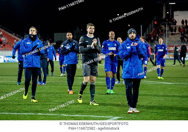 The players of the KSC thank the fans after the game GES / Football / 3rd League: FSV Zwickau - Karlsruher SC, 12.02.2019 - Football / Soccer 3rd Division: FSV...