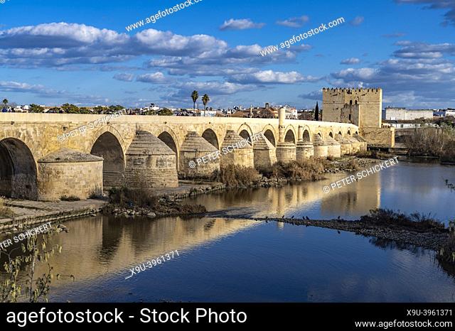 Roman bridge over Río Guadalquivir river in Córdoba, Andalusia, Spain