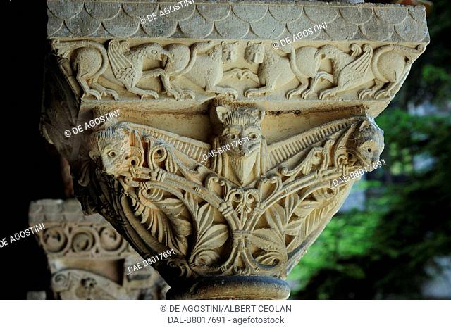 Capital decorated with zoomorphic figures, 1100, cloister of Saint-Pierre Abbey (UNESCO World Heritage Site, 1998), Moissac, Occitanie, France, 12th century