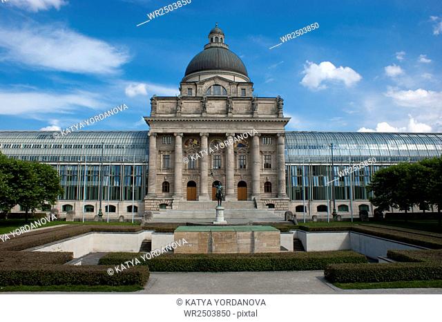 Bavarian Staatskanzlei. State Chancellery, housed in the former Army Museum, with the addition of glass wings left and right of the original building