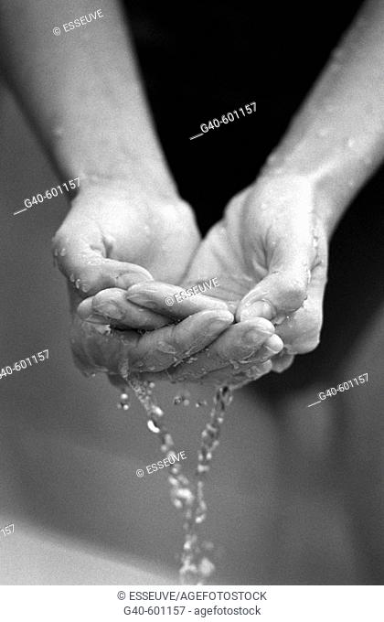 hands and water
