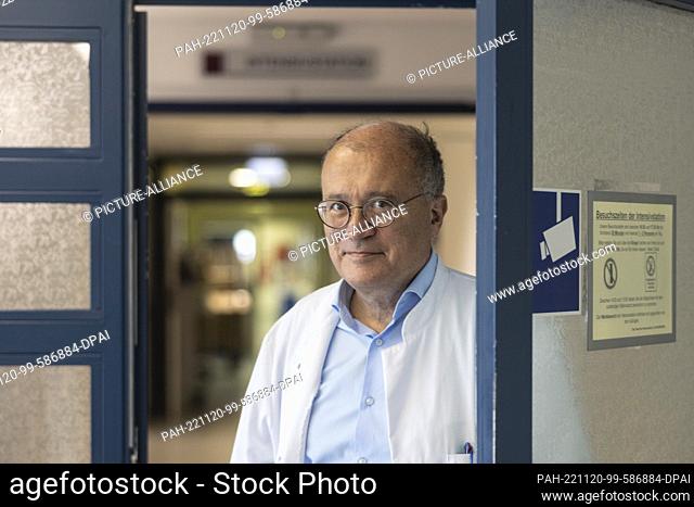 PRODUCTION - 18 November 2022, Hessen, Offenbach: Prof. Dr. Stephan Sahm, medical ethicist and head physician of the Medical Clinic of the Kettler Hospital in...