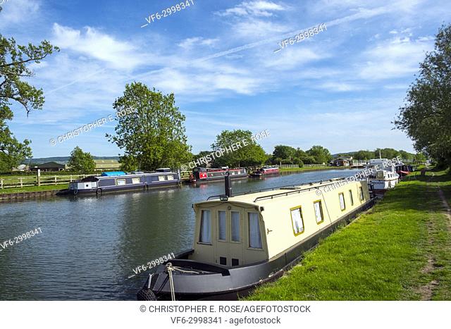 Glorious spring sunshine on boats at Splatt Moorings on the Gloucester & Sharpness Canal, Frampton on Severn, Gloucestershire, UK