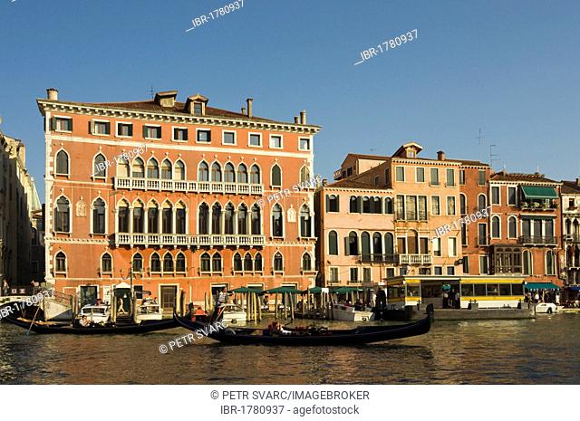 Gothic Palazzo Bembo, 15th century Palace in San Marco district near Rialto Bridge, Grand Canal, Venice, Veneto, Italy, Europe