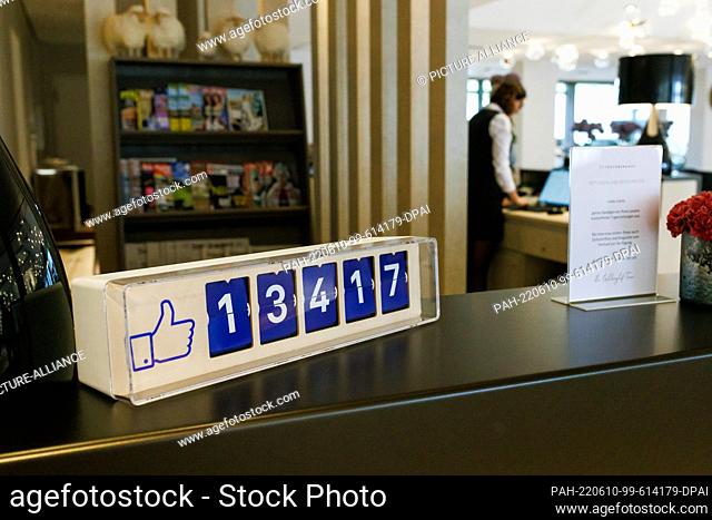 08 June 2022, Baden-Wuerttemberg, Donaueschingen: A counter in the reception area shows the ""likes"" on the Facebook page of the hotel ""Öschberghof""