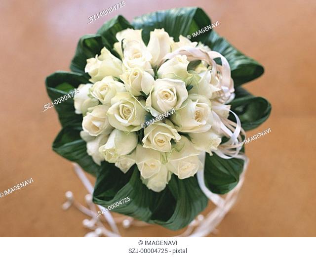 GREEN AND WHITE THEMED BRIDAL BOUQUET WITH ROSES SCABIOSA 