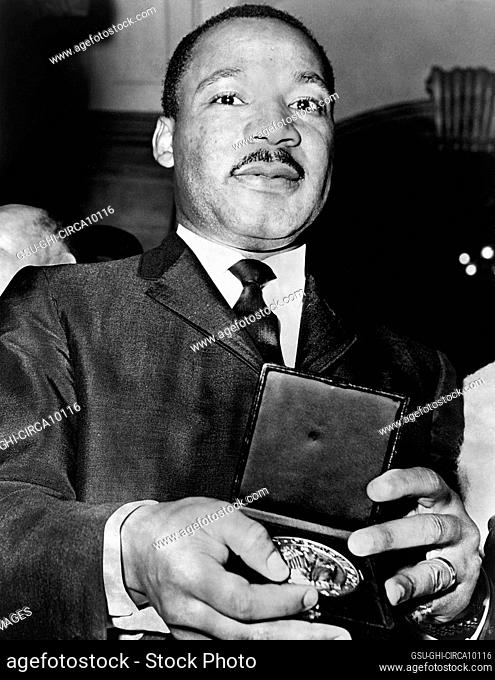 Martin Luther King showing his Medallion received from New York City Mayor Robert Wagner, New York City, New York, USA, Phil Stanziola