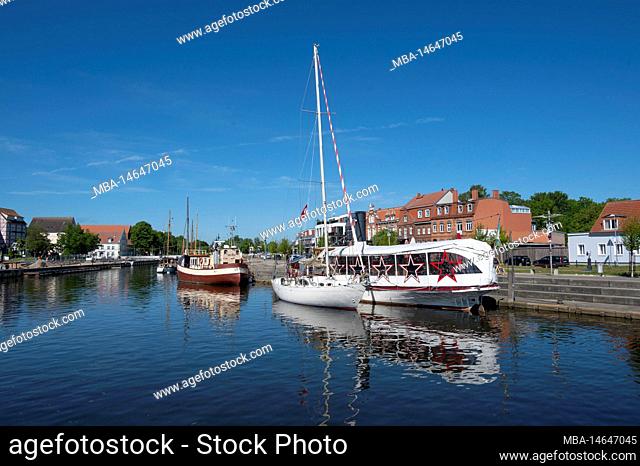 Germany, Baltic Sea, Mecklenburg-Western Pomerania, Greifswalder Bodden, Hanseatic City of Greifswald, museum harbor on the Ryck River