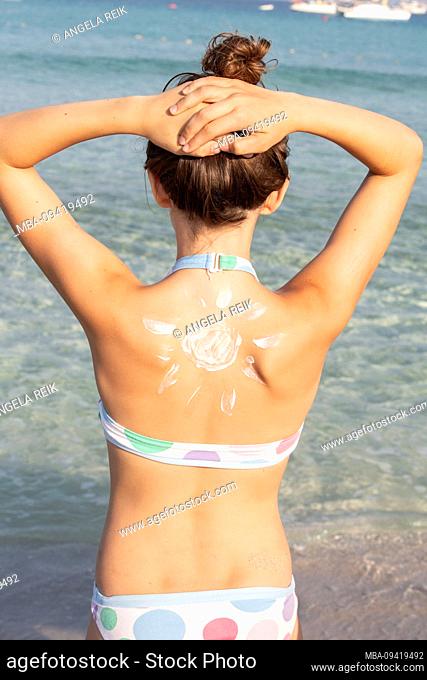 Girl, sunscreen, back, sea