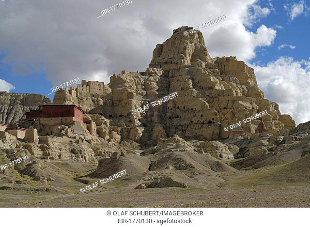 Fortress and former seat of power Tsaparang in the dry Sutlej Canyon, Kingdom of Guge, Western Tibet, Ngari Province, Tibet, China, Asia