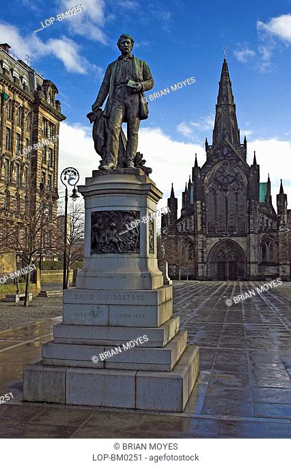 Scotland, Lanarkshire, Glasgow, Glasgow Cathedral and David Livingstone statue