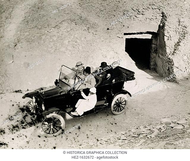 Lord Carnavon's first visit to the Valley of the Kings, Egypt, 1923. Lord Carnavon (1866-1923) and a party in a motor car