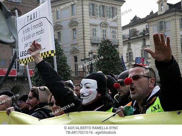 17/02/2015 Torino, Piazza Castello, manifestazione nazionale dei tassisti contro UBER