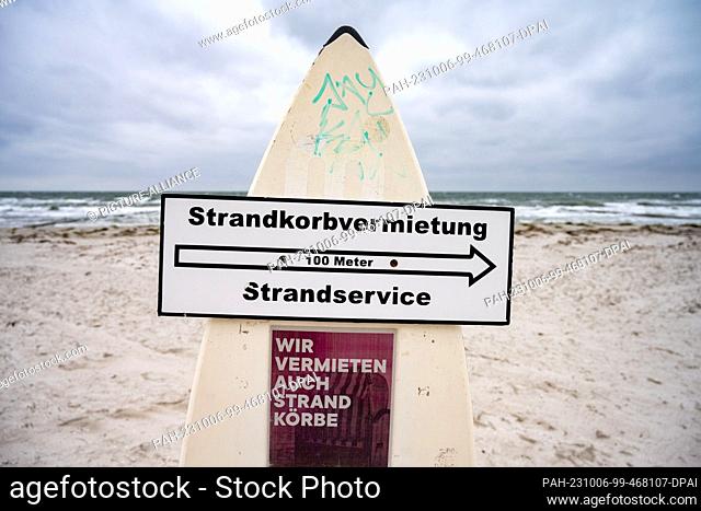 06 October 2023, Mecklenburg-Western Pomerania, Vitte: Waves crash on the beach in stormy weather off the island of Hiddensee